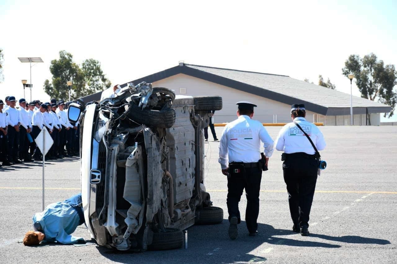 Simulacro de un hecho de tránsito con un vehículo volcado